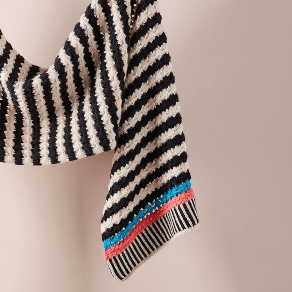 Anthropologie Almeria Scarf - Picture 2 of 4